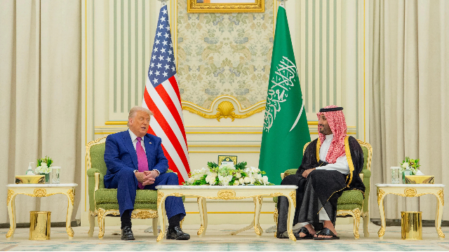 沙特王储穆罕默德·本·萨勒曼会见美国总统特朗普 （来源：新华社）